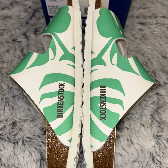 New Birkenstock Arizona Leafy Green and White Slides - Picture 4 of 6